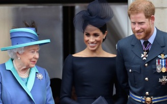 Nữ hoàng Anh và vợ chồng hoàng tử Harry 'cạnh tranh' sóng truyền hình