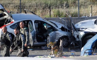 Tài xế lao xe vào chốt cảnh sát Israel bị bắn chết
