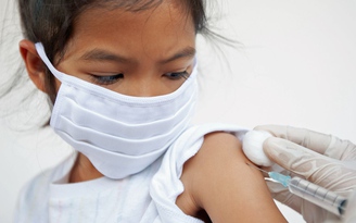 Vì sao chưa có vắc xin Covid-19 cho trẻ em?