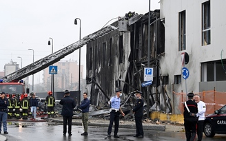 Gia đình người giàu nhất Romania thiệt mạng trong vụ máy bay đâm vào tòa nhà ở Ý