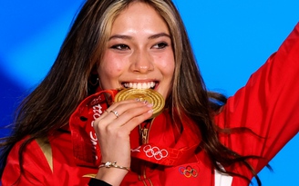 Nữ vận động viên nhập tịch vừa giành HCV Olympic cho Trung Quốc 'né' câu hỏi quốc tịch Mỹ