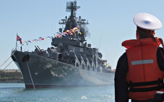 Soái hạm Moskva của Nga chìm xuống biển Đen