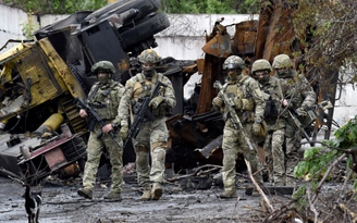 Hoàn thành kiểm soát Azovstal, Nga tiến vào Donbass
