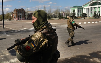 Ukraine nói Nga 'tổn thất nặng' ở Severodonetsk, Mỹ tìm lối đàm phán