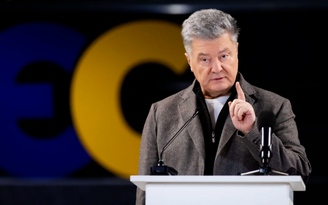 Cựu tổng thống Ukraine nói ký thỏa thuận Minsk chỉ để "câu giờ" tái thiết quân đội?