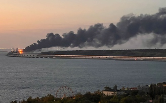 Cơ quan chống khủng bố Nga nói xe bom phát nổ gây hư hại cầu Crimea