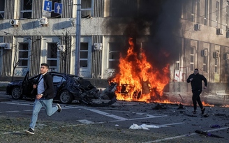 Trung tâm thủ đô Kyiv rung chuyển vì nhiều tiếng nổ lớn