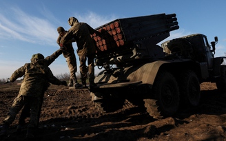 Nga pháo kích toàn chiến tuyến miền đông Ukraine, có dấu hiệu thay đổi mục tiêu?