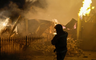 Tổng thống Ukraine nói Nga tiếp tục nã pháo dữ dội ở Donbass