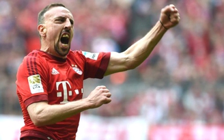 Ribery lập siêu phẩm, Bayern Munich tiến gần đến chức vô địch