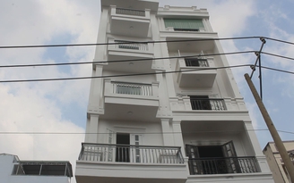 Giải cứu 4 người mắc kẹt trong vụ cháy khách sạn tại Gò Vấp