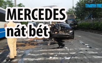 Xe sang Mercedes nát bét sau tai nạn liên hoàn