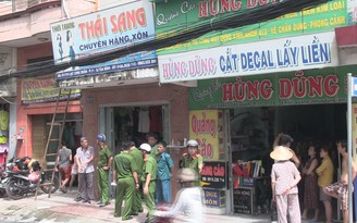 Cháy nhà, 2 người bị bỏng