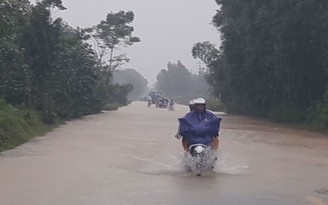 Nước lũ tràn Quốc lộ 14B, Đại Lộc bị cô lập
