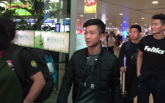 Đội tuyển U.23 Việt Nam đã đổ bộ xuống sân bay Tân Sơn Nhất
