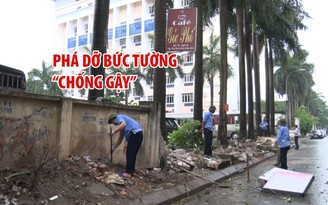 Bức tường “chống gậy” chờ sập ở Hà Nội đã bị phá dỡ