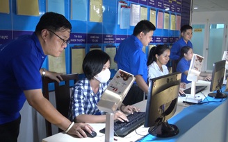 Đến UBND quận khám phá thư viện pháp luật điện tử trực tuyến Đến UBND quận khám phá thư viện pháp luật điện tử trực tuyến