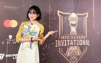 Gặp gỡ nữ MC game được báo chí Trung Quốc, Hàn Quốc khen là “nữ nhân đáng yêu và quyến rũ”