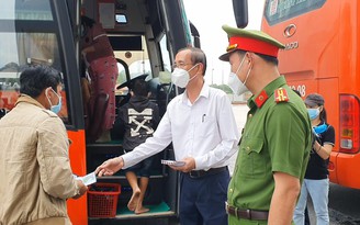 CSGT Bà Rịa – Vũng Tàu dẫn đoàn xe đưa người dân về miền Tây