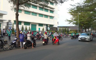 Thất nghiệp lúc luống tuổi, nhiều công nhân Công ty Tỷ Hùng hoang mang Thất nghiệp lúc luống tuổi, nhiều công nhân Công ty Tỷ Hùng hoang mang
