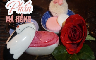 Tuyệt chiêu làm phấn má hồng của mỹ nhân xưa bằng cánh hoa hồng nhung
