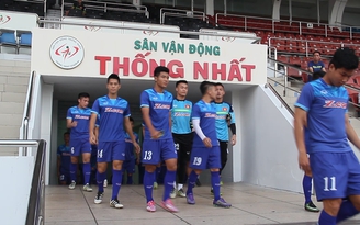 U.23 Việt Nam kéo khán giả đến sân tập