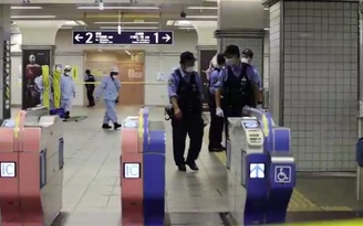 Đâm 10 người bị thương trên tàu điện Tokyo vì 'ghét phụ nữ hạnh phúc'