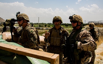 Quân đội Mỹ bắt đầu rút quân khỏi sân bay Kabul