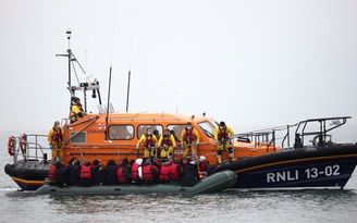 Thêm thảm họa di dân: 27 người chết chìm tại eo biển Manche