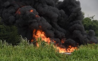 Nổ xưởng lọc dầu lậu, hơn 100 người chết ở Nigeria
