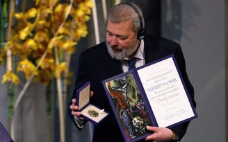 Nhà báo Nga bán huy chương Nobel được hơn 100 triệu USD để giúp trẻ em Ukraine