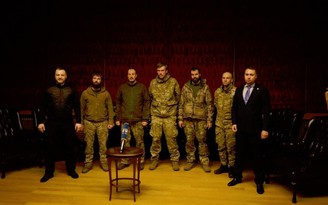 Nga-Ukraine bất ngờ trao đổi nhiều tù nhân, gồm lính Azov, lính nước ngoài, nhà tài phiệt thân Nga