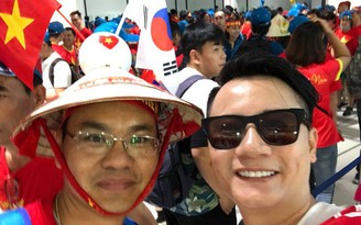 Hoàng Bách, Only C và hàng ngàn người hâm mộ đổ về Jakarta cổ vũ Olympic Việt Nam