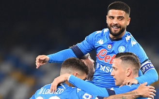 Napoli 3 - 1 Bologna: Lorenzo Insigne rực sáng