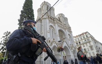 Pháp rúng động sau vụ đâm dao giết 3 người ở nhà thờ