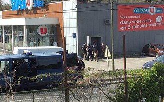 Bắt giữ nhiều con tin ở siêu thị tại Pháp, 2 người chết