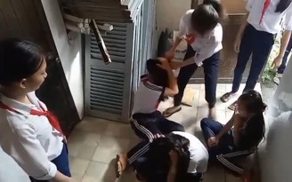 9 học sinh quay clip, không khai báo vụ 'nữ sinh đánh bạn dã man'