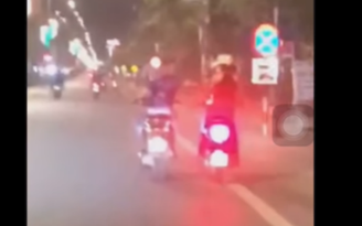 Quảng Bình: Truy tìm 'yêu râu xanh' sàm sỡ cô gái đang chạy xe giữa đường