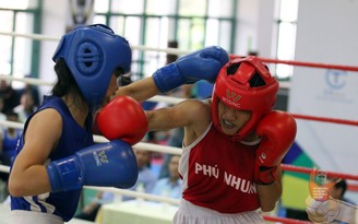 Nữ võ sĩ muay dưỡng thương 10 tháng để giành HCV boxing