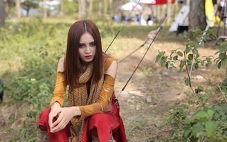 Đạo diễn "Phim trường ma" tố Ninh Dương Lan Ngọc bị 'khùng khùng'
