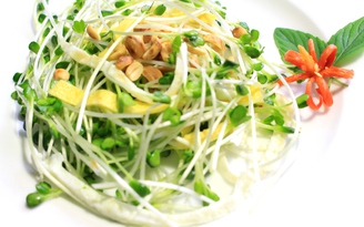 Món ngon dễ làm: Salad rau mầm, kéo dài thanh xuân