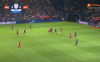 Cao Pendant Quang Vinh hóa tiền đạo đẳng cấp ghi bàn mở tỷ số trận chung kết lượt về