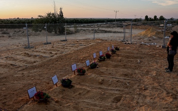 Một năm sau ngày Hamas tấn công Israel: Người sống sót chưa nguôi nỗi đau