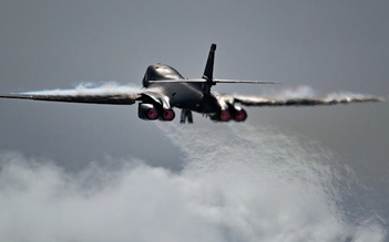 Xem oanh tạc cơ B1-B lần đầu ném bom ở bán đảo Triều Tiên sau 7 năm