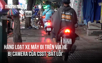 Hàng loạt xe máy đi trên vỉa hè bị camera của CSGT 'bắt lỗi'