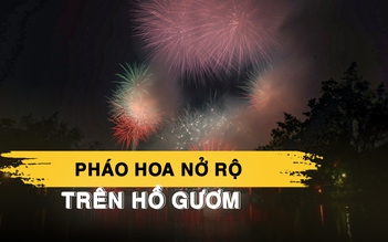 Pháo hoa nở rộ trên hồ Gươm, người Hà Nội gửi ước vọng vào năm mới Bính Ngọ