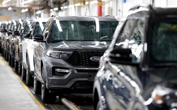 Vớt vát doanh số Ford ‘tính đường’ bán xe thiếu chip, sau đó lắp bổ sung