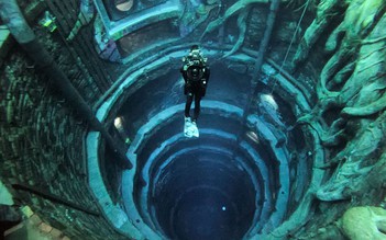Kỳ thú thành phố dưới nước ở hồ bơi sâu nhất thế giới