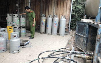 Cơ sở sang chiết gas lậu núp bóng bãi đậu container