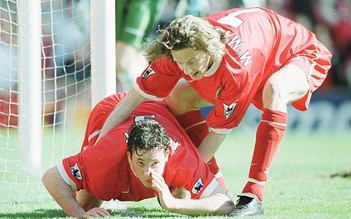 Ngày này năm ấy (3.4): Robbie Fowler “hít heroin” phản cảm